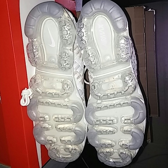 Nike Inneva White size 10 mens - Picture 7 of 8